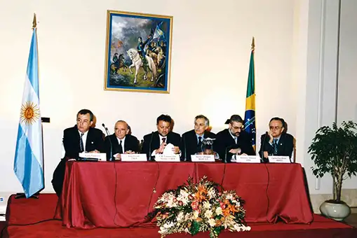 Imagem timeline 2001